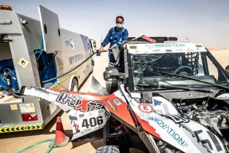 Benavides the Hero on Epic Day in Abu Dhabi Desert Challenge