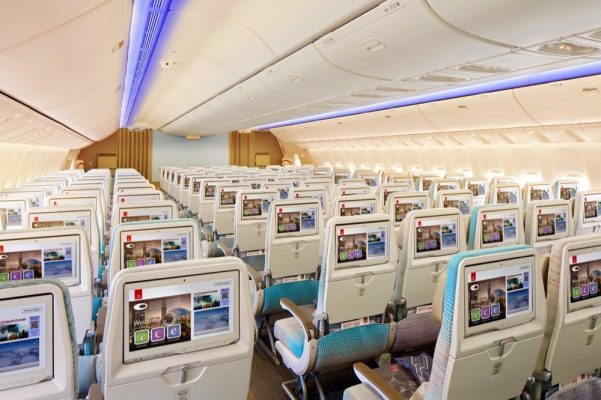 طيران الإمارات تحصد تسع جوائز في بنغلادش