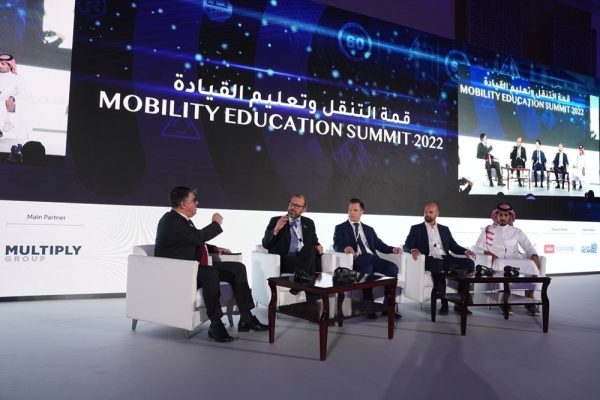 قمة التنقل وتعليم القيادة تنطلق للمرة الأولى على مستوى العالم في أبوظبي