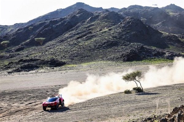 Loeb Makes Intentions Clear in Dakar Rally