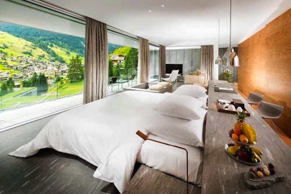 هاي تك تفوز بأول عقد فندق في سويسرا لتطبيق نظام فليكسي جيست