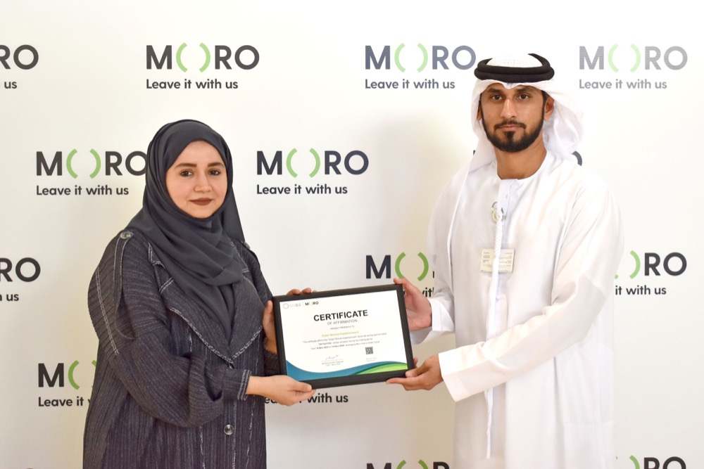 شركة مورو تمنح مؤسسة دبي للمرأة شهادة سحابة مورو الخضراء