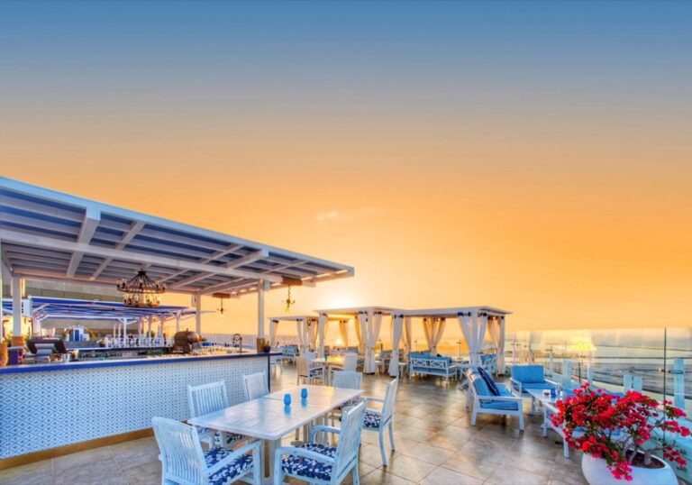 Hyatt-Regency-Dubai-Helios-Bar-Lounge-1