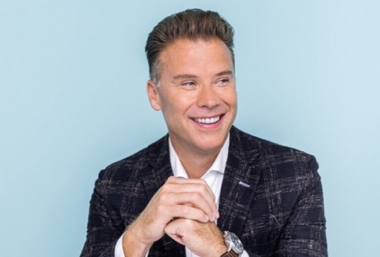 President of Strategic Accounts, Paul Fipps on a colored background 0077