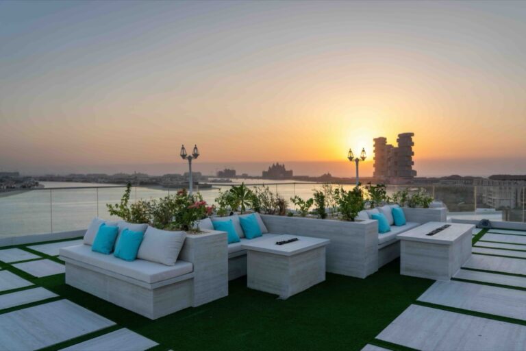 Palm Frame View Terrace_1