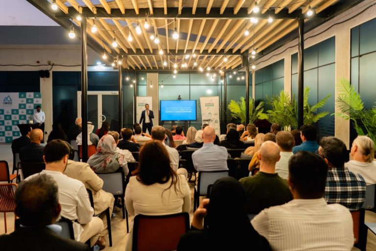 The RAKEZ Growth Series 2024 finale gathered participants and business leaders to celebrate networking, learning, and success. (1)